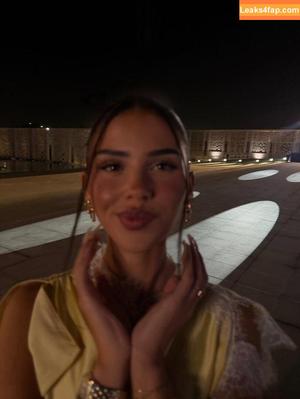 Leah Halton photo #1349