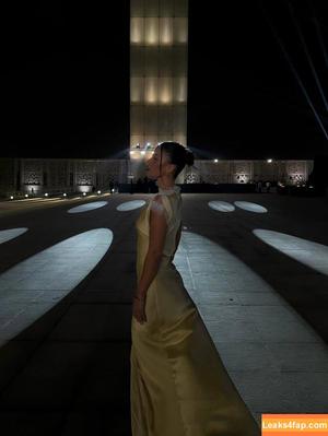 Leah Halton photo #1352