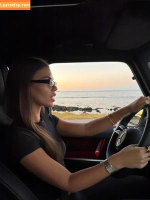 Leah Halton photo #1380