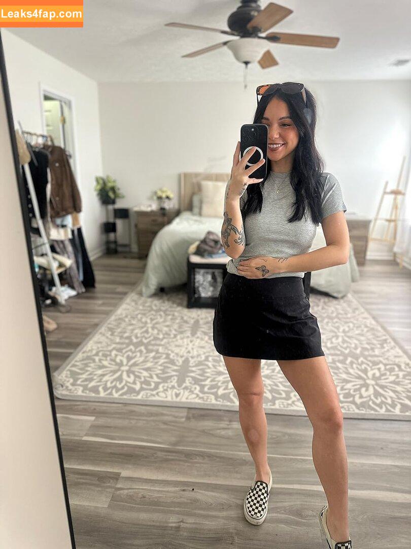 Leah Sharp /  leaked photo photo #0003