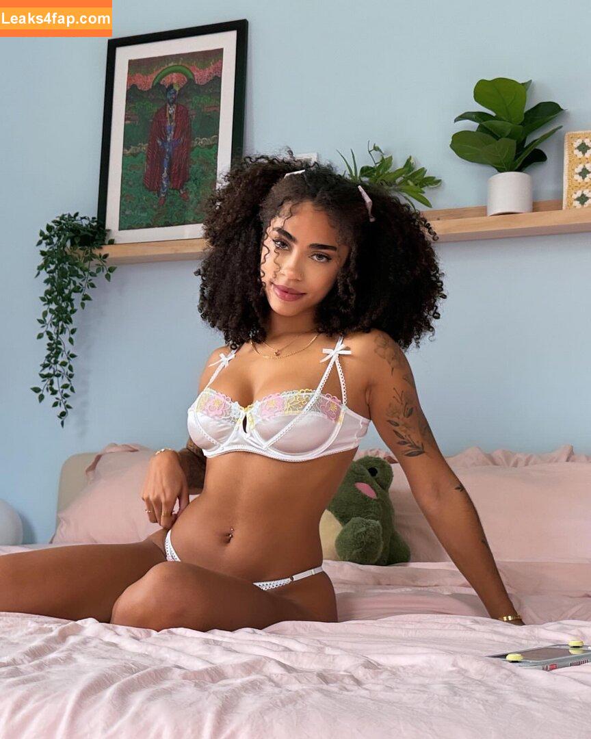 leahhalton_ /  leaked photo photo #0051
