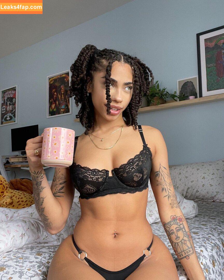 leahhalton_ /  leaked photo photo #0055