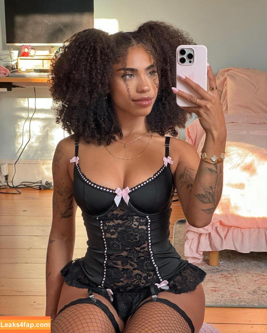 leahhalton_ /  leaked photo photo #0094