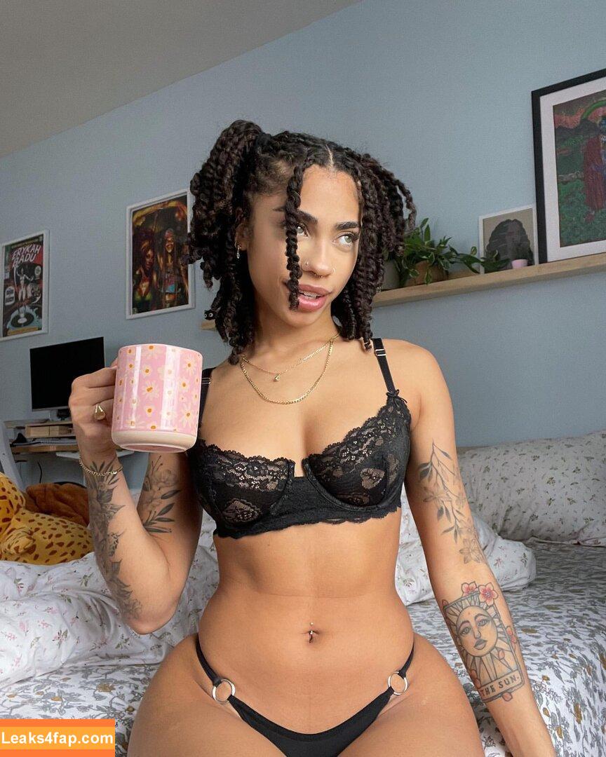 leahhalton_ /  leaked photo photo #0097