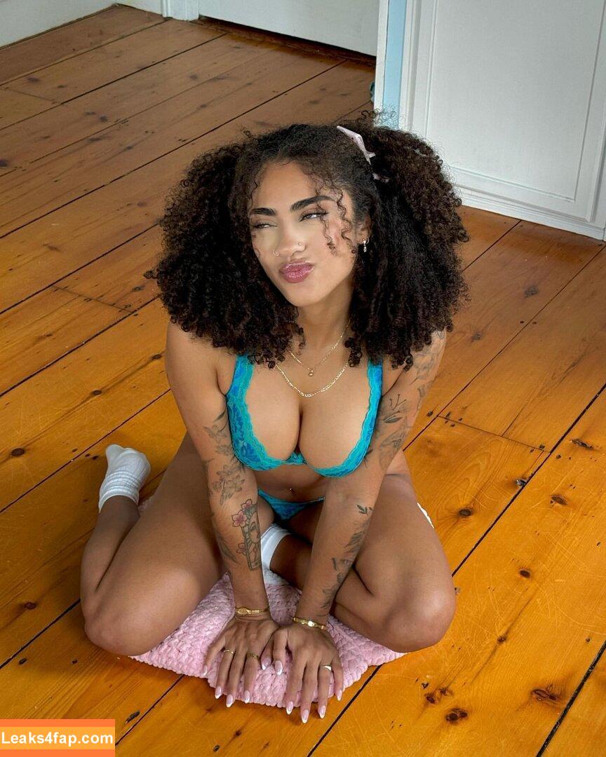 leahhalton_ /  leaked photo photo #0120
