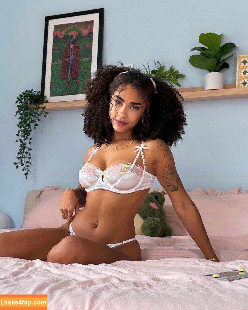 leahhalton_ /  leaked photo photo #0124