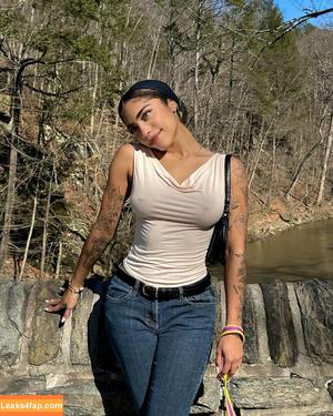 leahhalton_ photo #0042