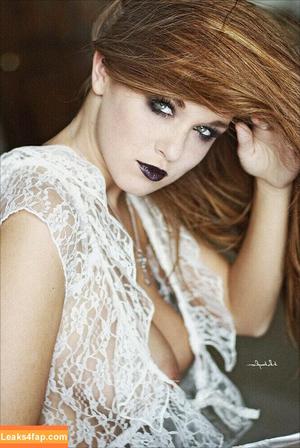 Leanna Decker photo #0132