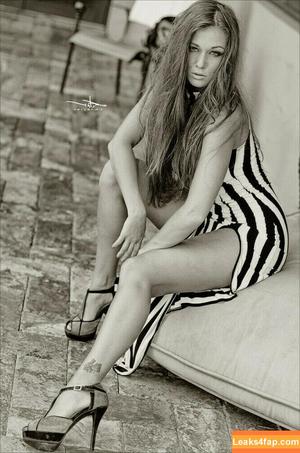 Leanna Decker photo #0139