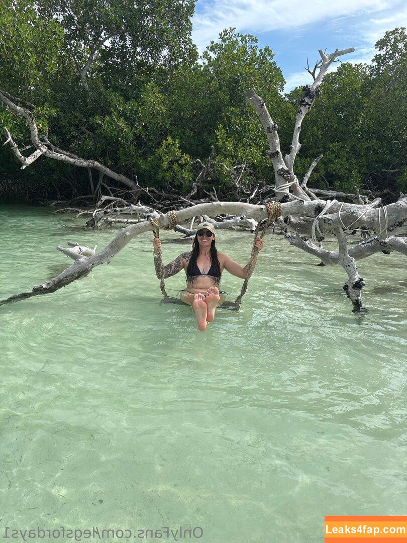 legsfordays1 / legsfordaysofficial leaked photo photo #0039