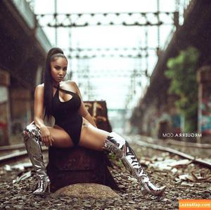 Leila Grey photo #0015