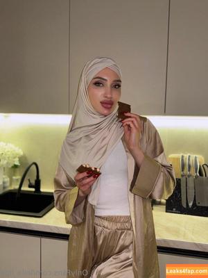 leila_lips photo #0001
