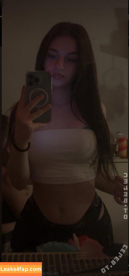 Lena Devis /  leaked photo photo #0001