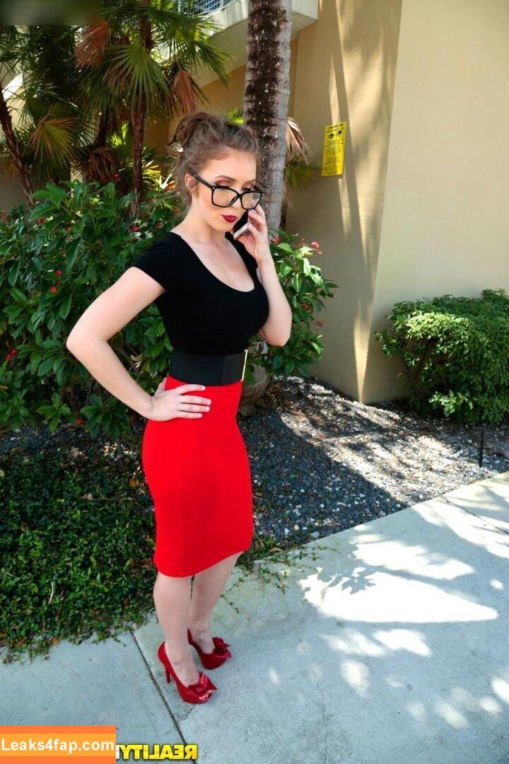 Lena Paul / Lena_Paulx / lenaisapeach / lenapaulxo leaked photo photo #2265