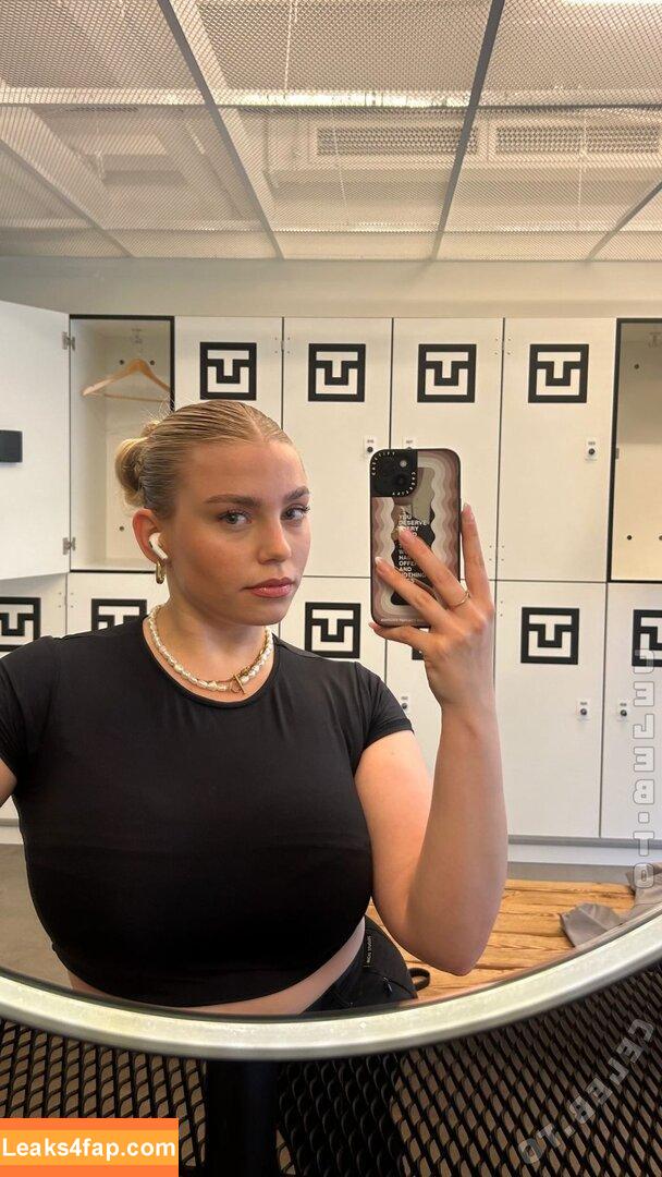 lenadenisee /  leaked photo photo #0019