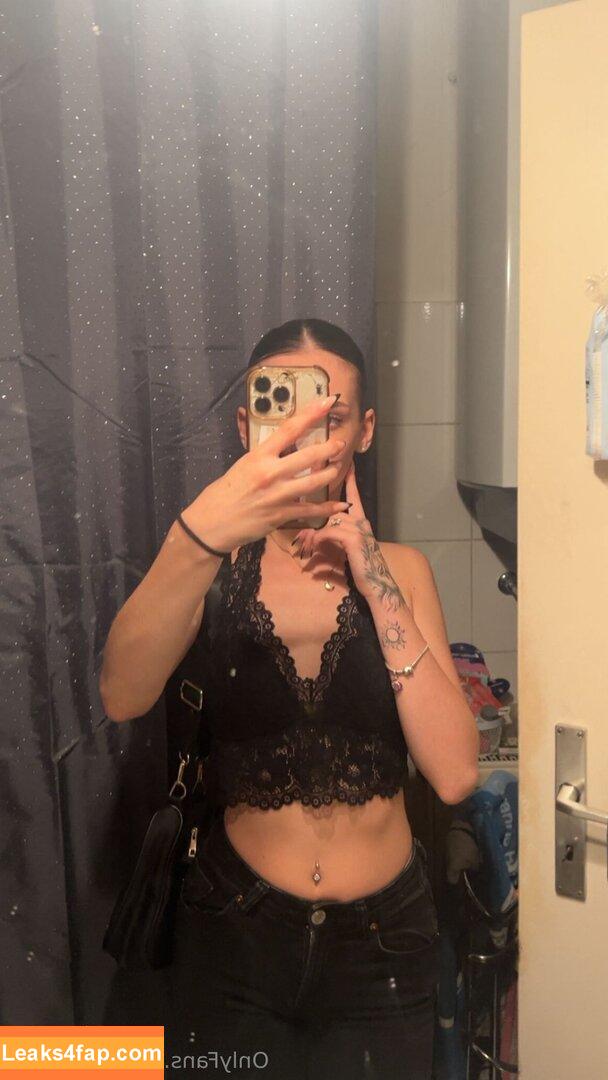 lenadevis /  leaked photo photo #0017
