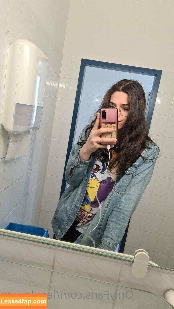 lenalevven /  leaked photo photo #0028
