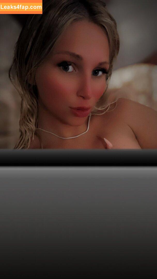 Lenamena95 / lenamena_ leaked photo photo #0006