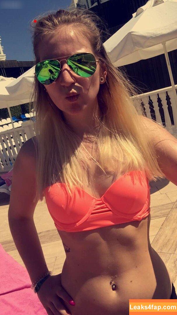 Lenamena95 / lenamena_ leaked photo photo #0061