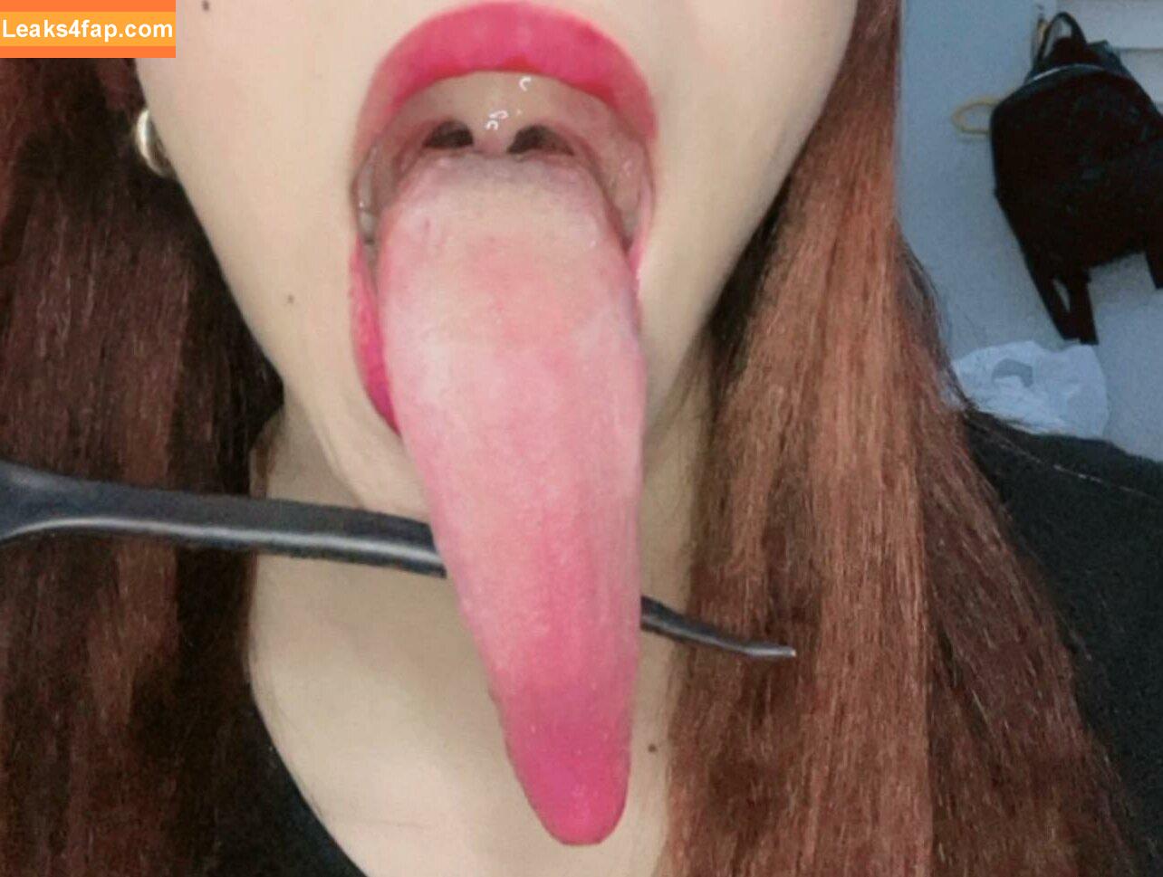 lenay_tongue / barbiee_tonguee / brr_lenay / lenay__v / longtonguecentral leaked photo photo #0001