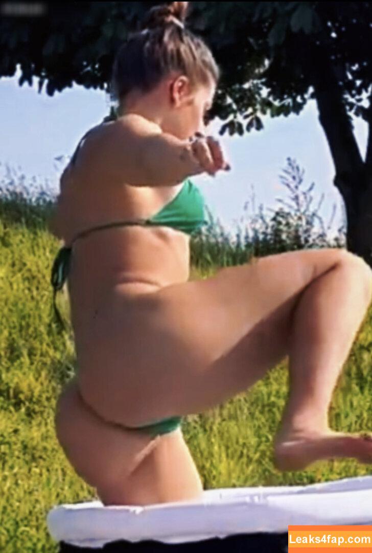 Leonie Kommoss / leonie.kommoss / leoniekommoss leaked photo photo #0241