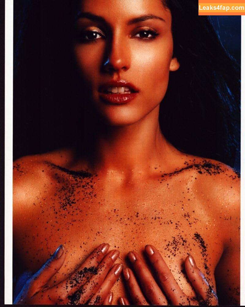 Leonor Varela /  leaked photo photo #0002