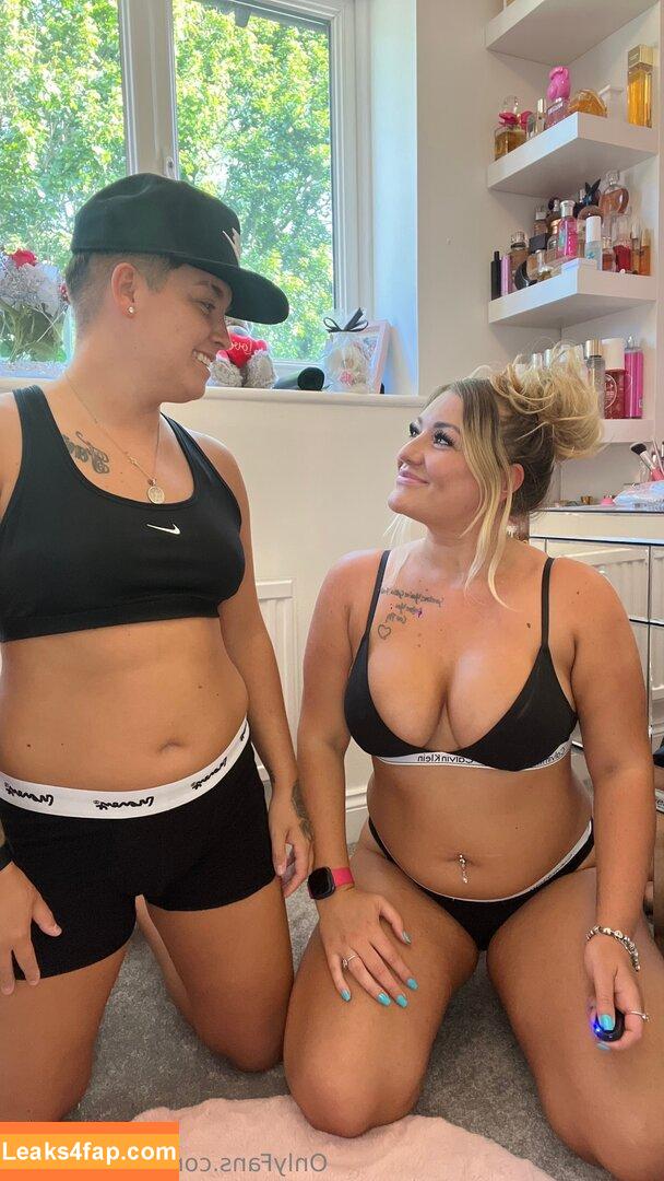 lesbianlovex / lesbiloving leaked photo photo #0018