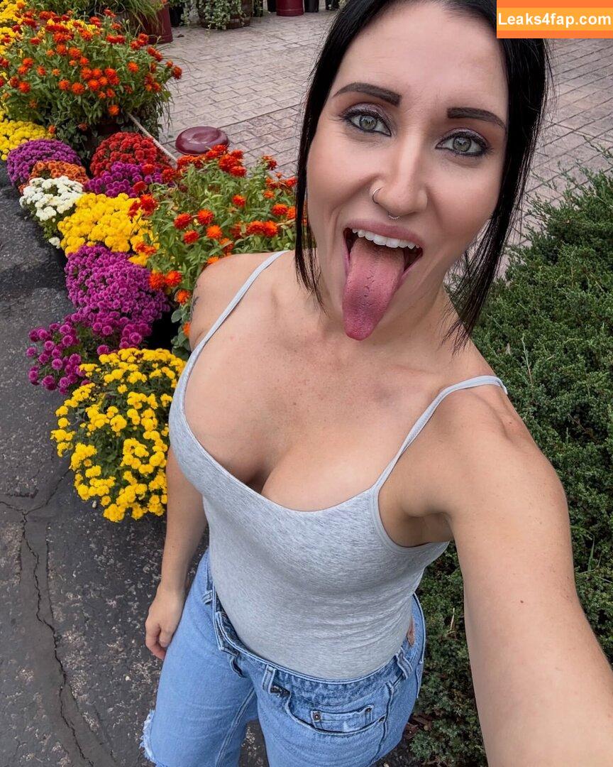 Lesley Cusumano / https: / lesley_cusumano leaked photo photo #0110