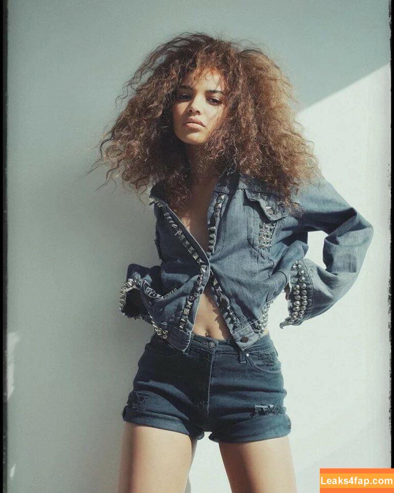 Leslie Grace / lesliegrace leaked photo photo #0002