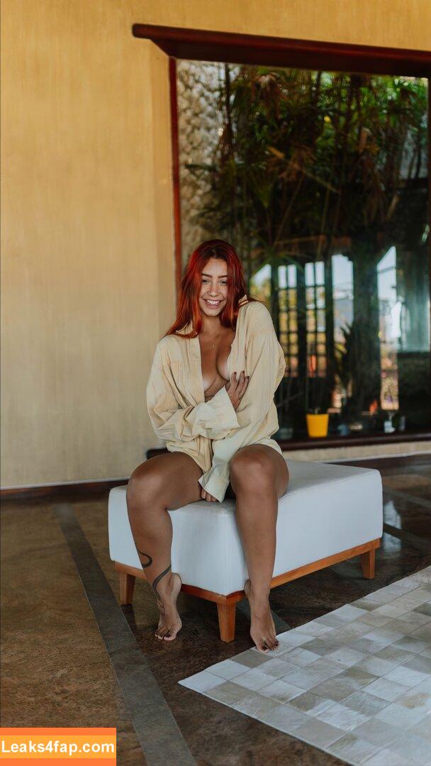Leticia Castro / Castrollet / DEZOITOU / thayscastro leaked photo photo #0054