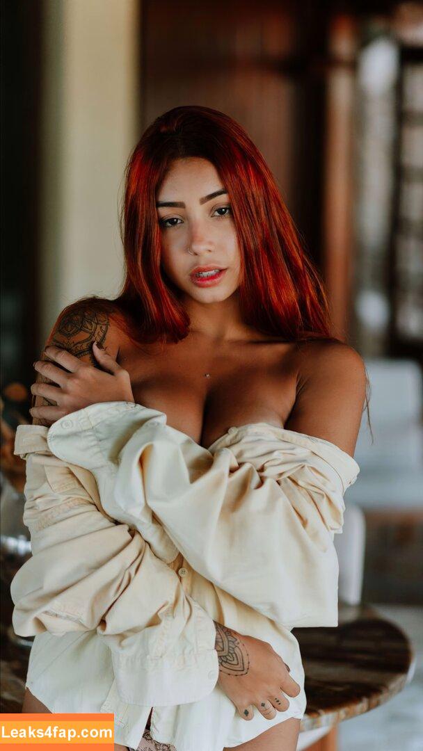 Leticia Castro / Castrollet / DEZOITOU / thayscastro leaked photo photo #0055