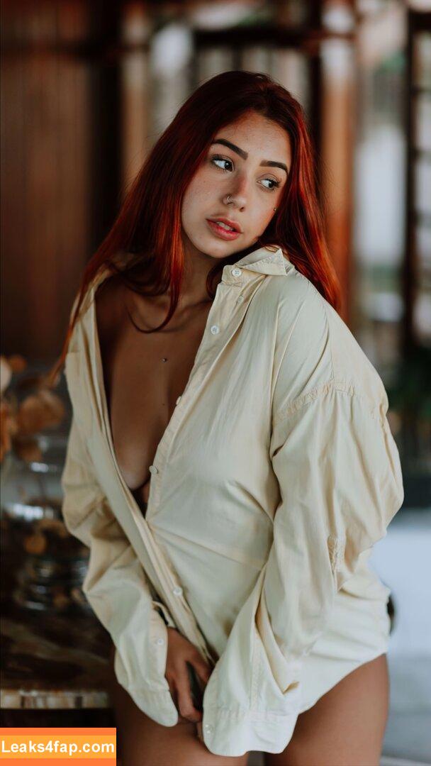 Leticia Castro / Castrollet / DEZOITOU / thayscastro leaked photo photo #0060