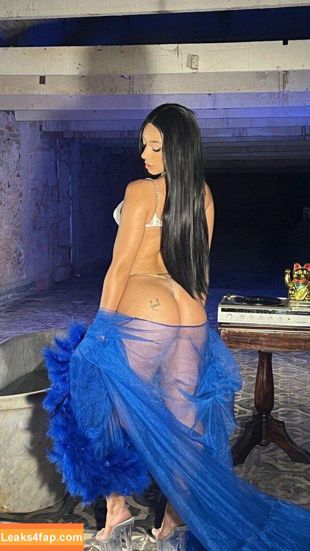 Leticia Castro / Castrollet / DEZOITOU / thayscastro leaked photo photo #0130