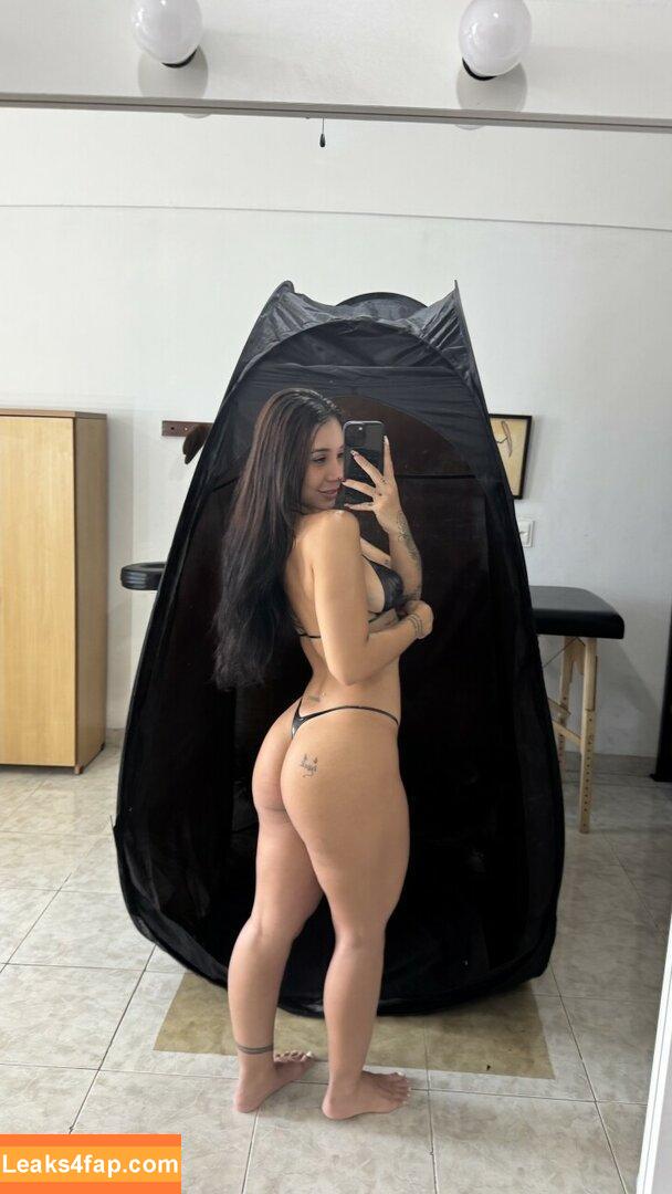 Leticia Castro / Castrollet / DEZOITOU / leticiacastroficial / thayscastro leaked photo photo #0381