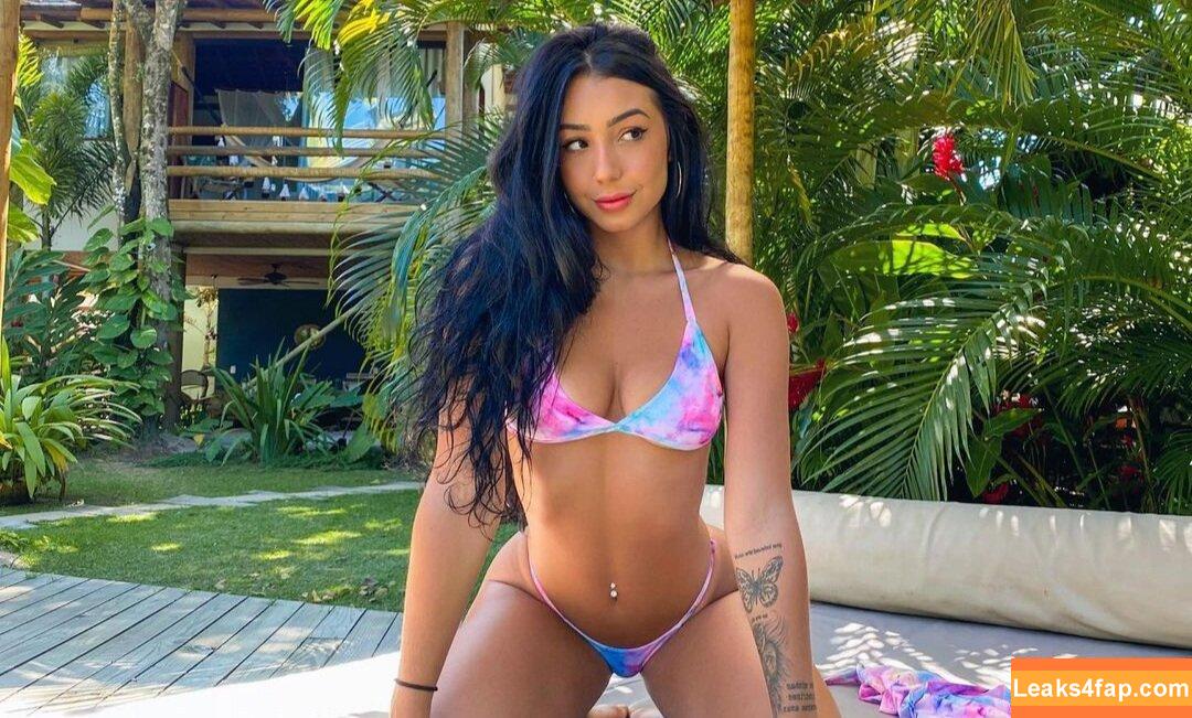 Leticia Castro / Castrollet / DEZOITOU / leticiacastroficial / thayscastro leaked photo photo #0388