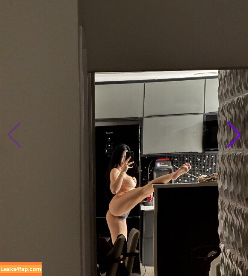 Leticia Castro / Castrollet / DEZOITOU / leticiacastroficial / thayscastro leaked photo photo #0396