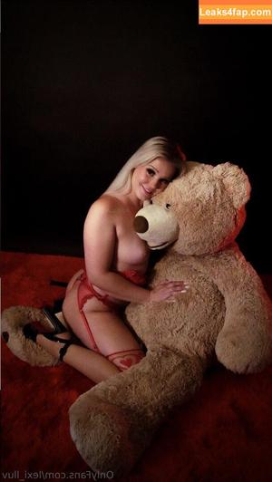 Lexi_Luv photo #0019