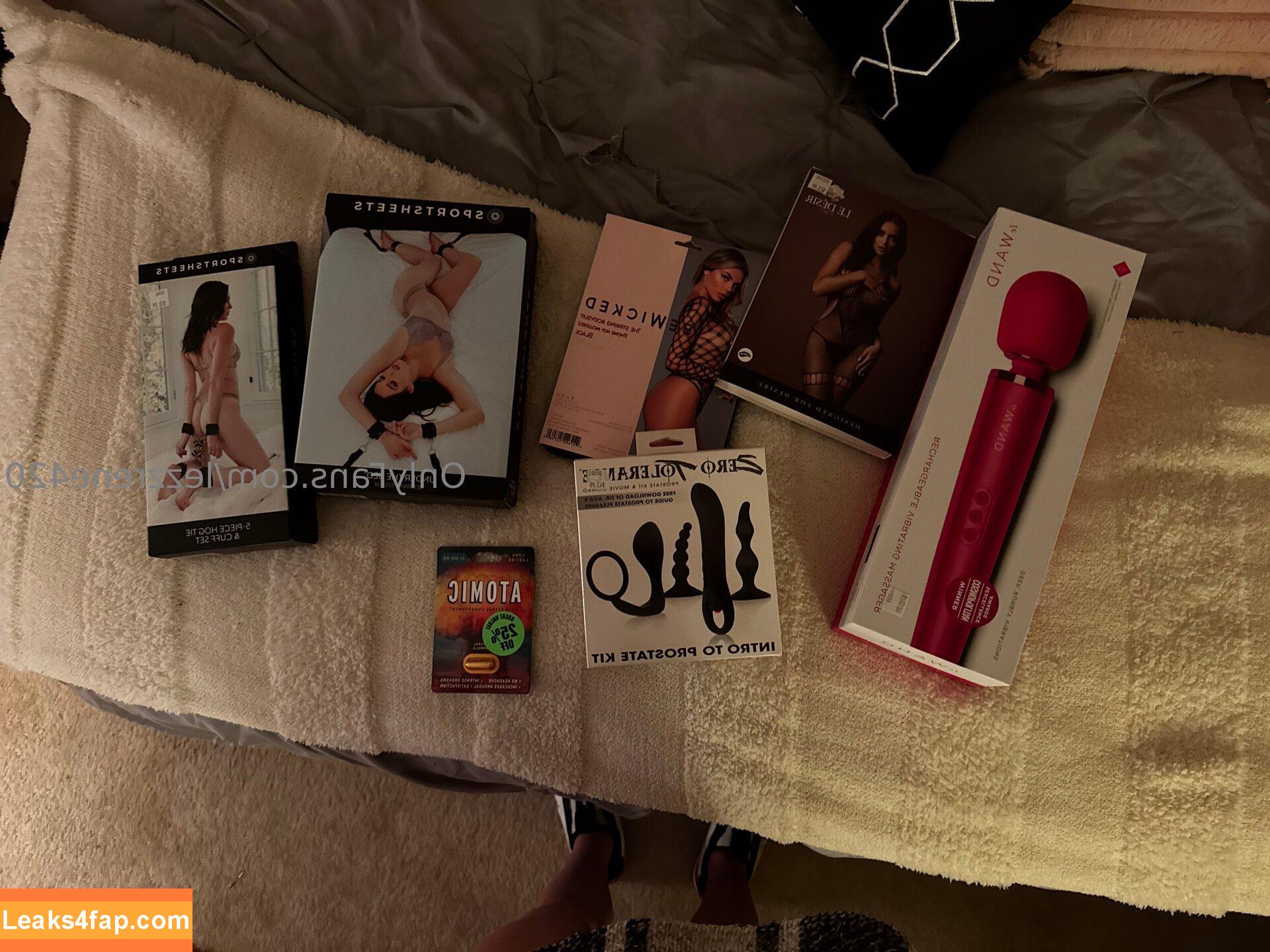 lezzrene420 /  leaked photo photo #0005