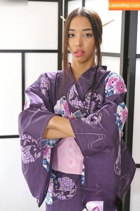Lia Lin / Kim Rossi / LiaLinXo / lialyen / linmeowmeow leaked photo photo #0363