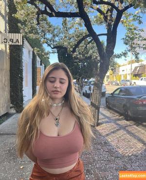 Lia Marie Johnson photo #0022