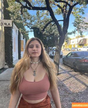 Lia Marie Johnson photo #0023