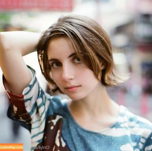 Liara Roux photo #0021
