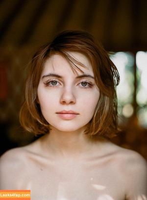Liara Roux photo #0148
