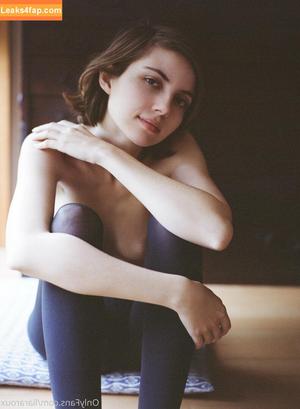 Liara Roux photo #0235