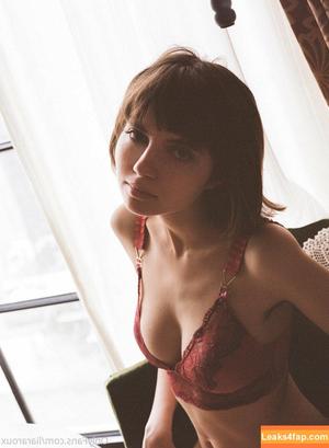 Liara Roux photo #0325
