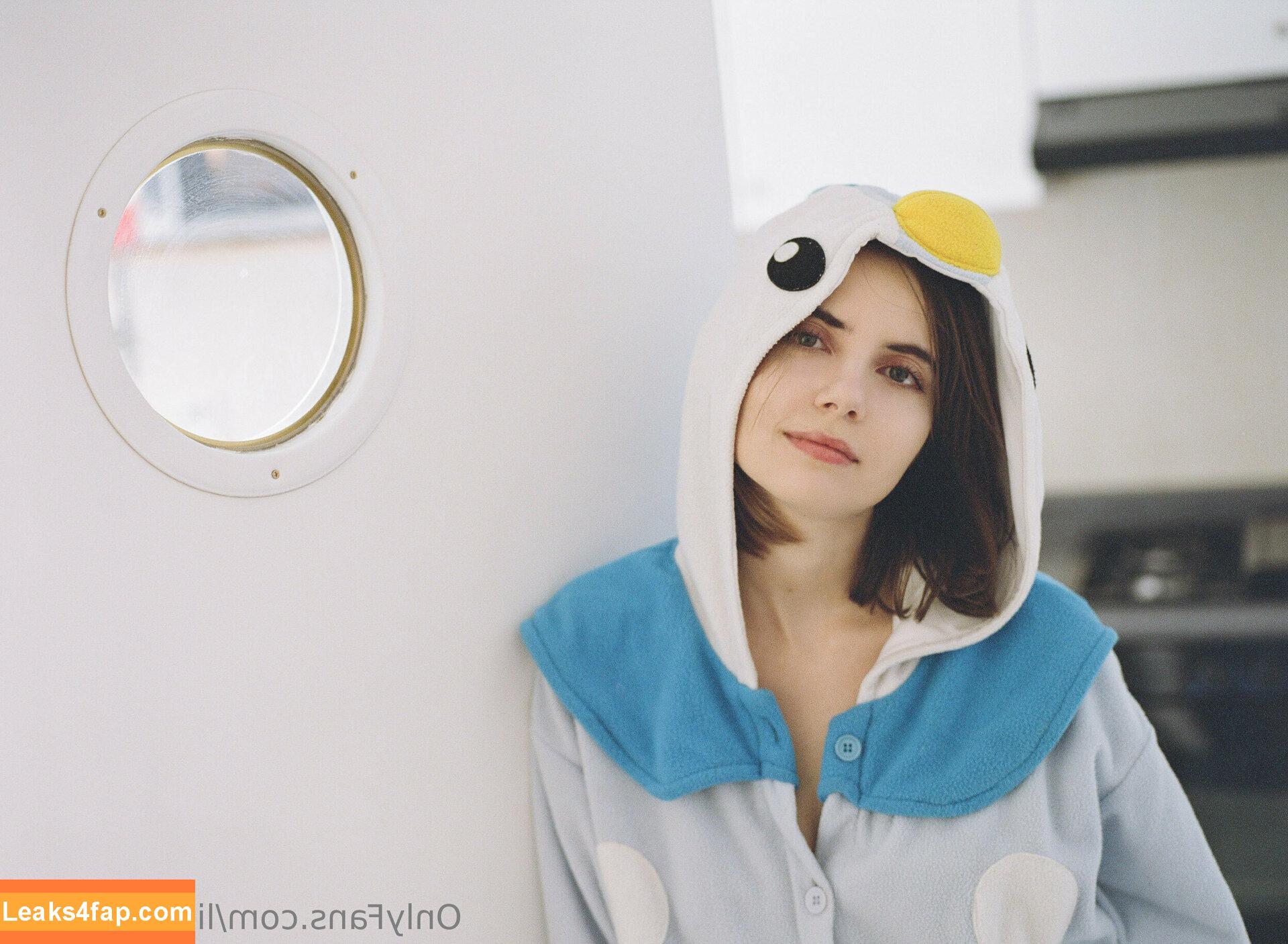liararouxxxx /  leaked photo photo #0023