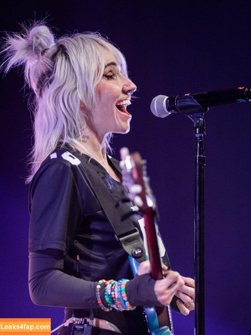 Lights Poxleitner / OfficialLights / https: / lights.poxleitner leaked photo photo #0372