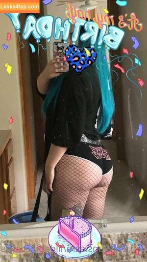 lildebbiecakes photo #0009