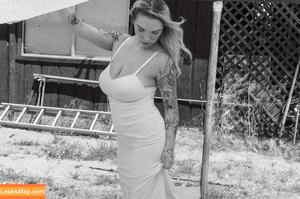 Lili Jane photo #0100