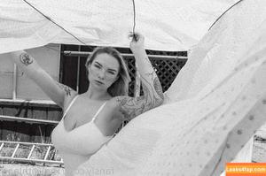 Lili Jane photo #0101